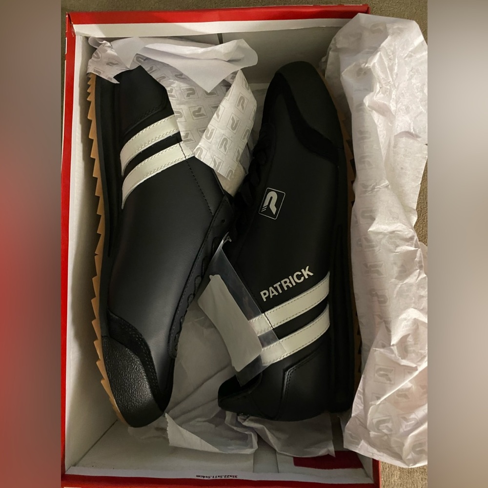 BNIB Patrick Liverpool Black Leather Trainers US Mens Size 11.5 Indoor/Street